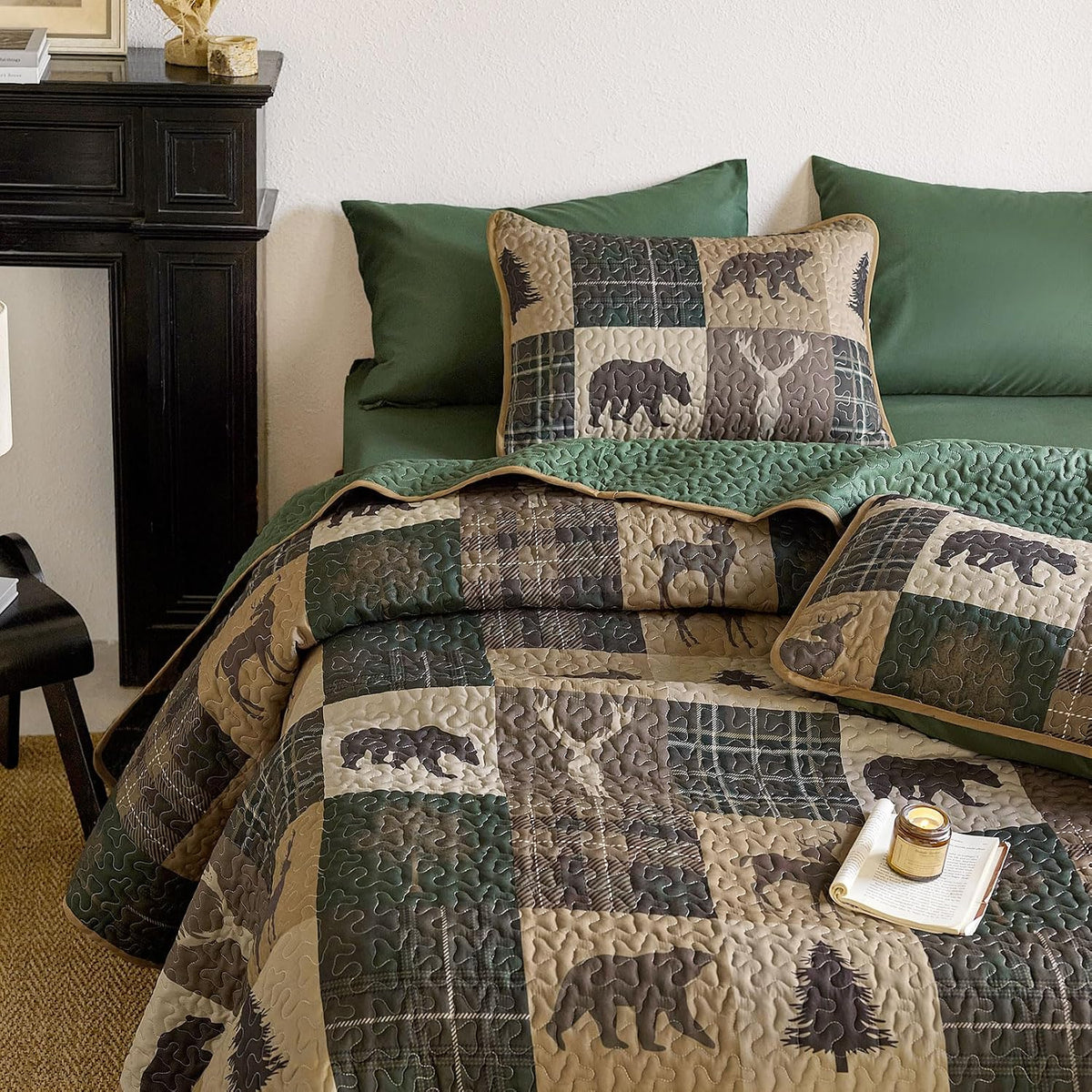 - Rustic Quilt Set, Cabin Lodge Christmas Bear Moose Deer Wildlife Western Patchwork Country, Reversible Lightweight Bedspread Coverlet, 3 Pieces, Green Brown, Queen/Full Size