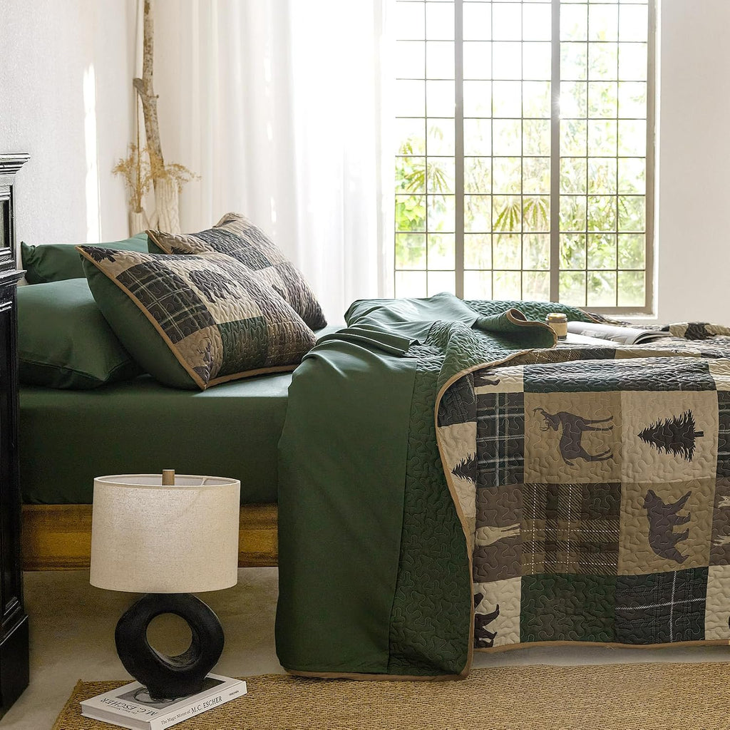 - Rustic Quilt Set, Cabin Lodge Christmas Bear Moose Deer Wildlife Western Patchwork Country, Reversible Lightweight Bedspread Coverlet, 3 Pieces, Green Brown, Queen/Full Size